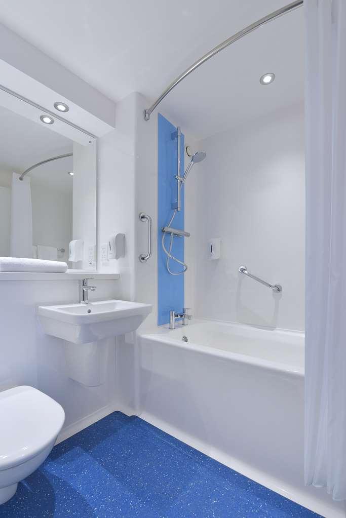 Travelodge London Euston Номер фото